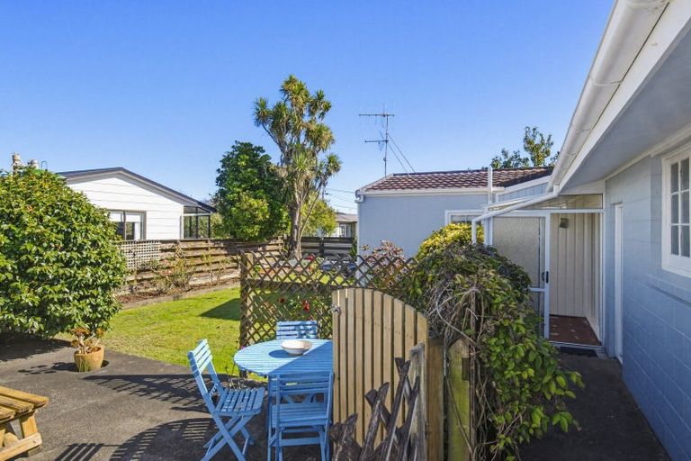 Photo of property in 6 Teoti Street, Paraparaumu Beach, Paraparaumu, 5032