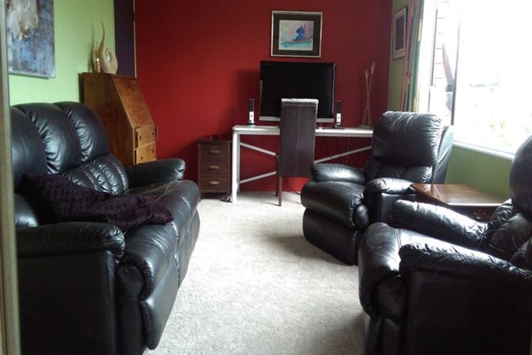 Photo of property in 24 Lupin Road, Otaki, 5512