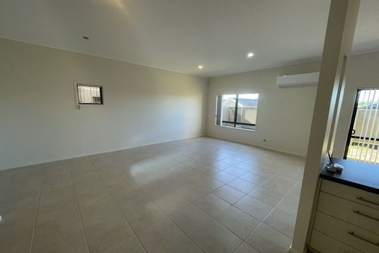 Photo of property in 102 Nautilus Drive, Gulf Harbour, Whangaparaoa, 0930