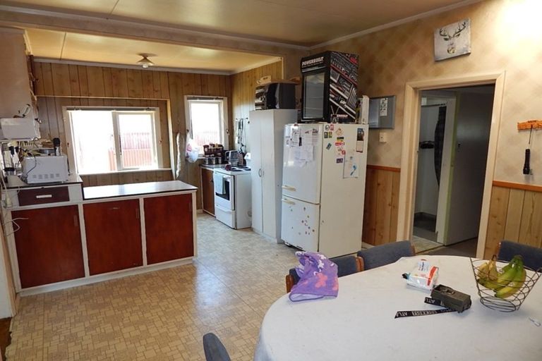 Photo of property in 13 Russell Street, Westport, 7825