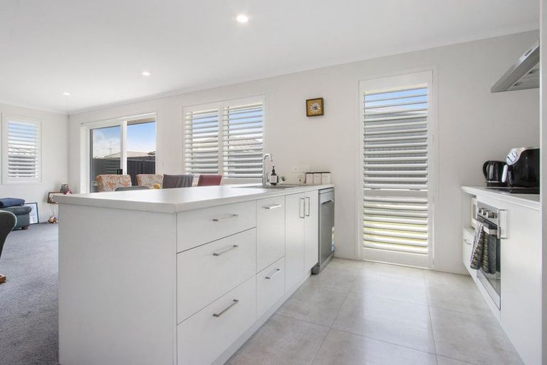 Photo of property in 20 Pioneer Crescent, Omokoroa, 3114