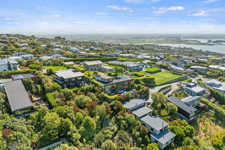 Photo of property in 5 Craigieburn Lane, Mount Pleasant, Christchurch, 8081