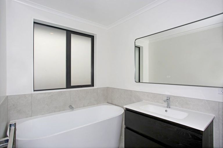 Photo of property in 1 Vintner Lane, Pokeno, 2402