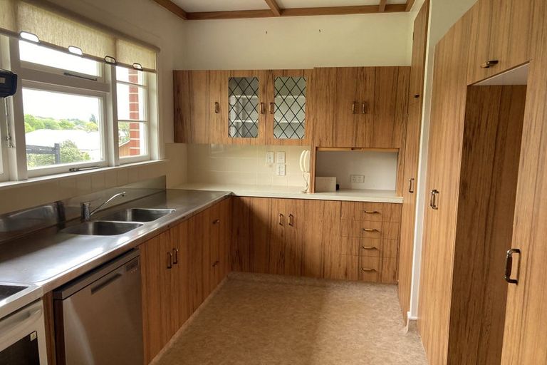 Photo of property in 120 Centaurus Road, Huntsbury, Christchurch, 8022