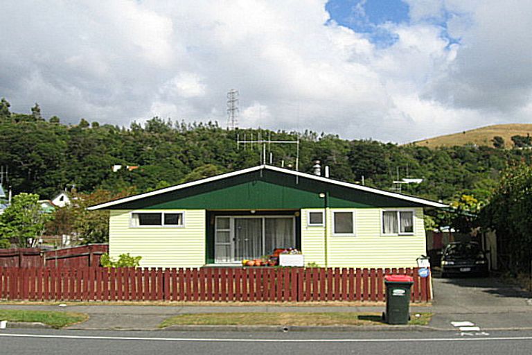 Photo of property in 2/2 Crystal Grove, Birchville, Upper Hutt, 5018