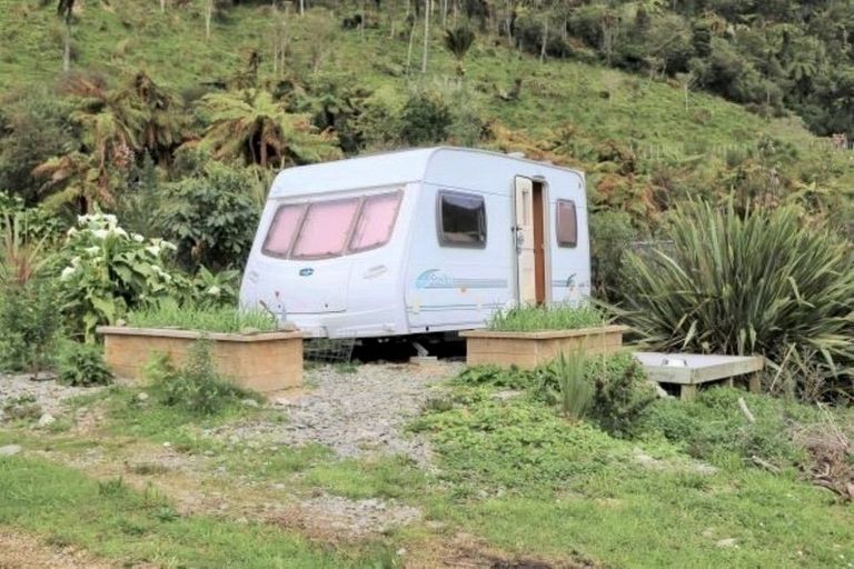 Photo of property in 18 Horncastle Crescent, Little Wanganui, Karamea, 7893