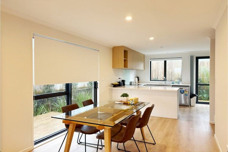 Photo of property in 1/29 Normandy Place, Henderson, Auckland, 0610