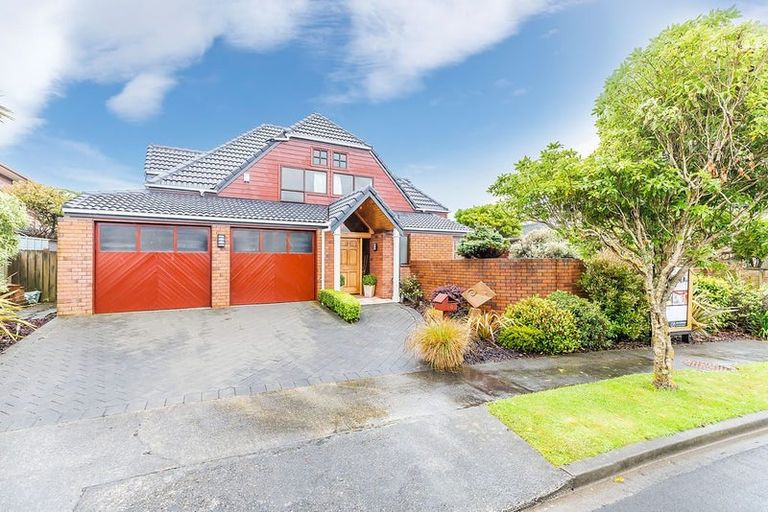 Photo of property in 12 Montrose Grove, Churton Park, Wellington, 6037