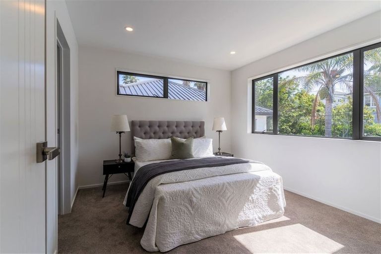 Photo of property in 6c Kenmure Avenue, Forrest Hill, Auckland, 0620