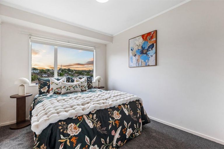 Photo of property in 13 Ginders Drive, Massey, Auckland, 0614