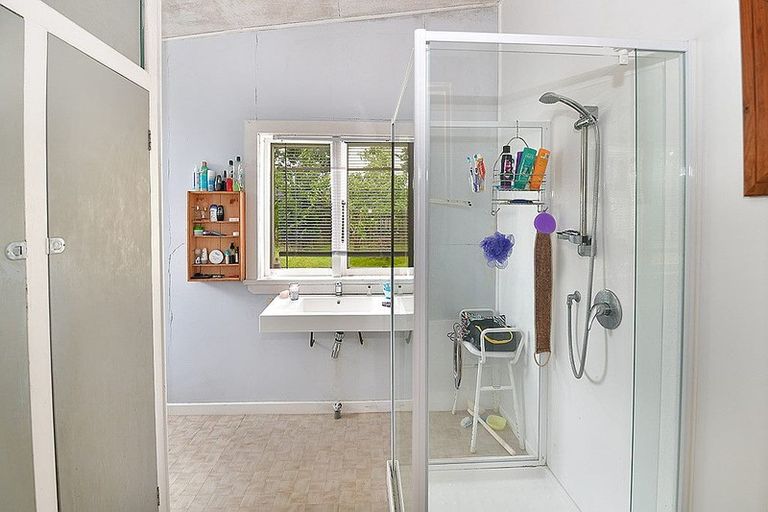 Photo of property in 14 Puriri Street, Helensville, 0800