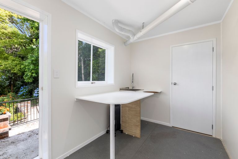 Photo of property in 1/5 Scarlock Avenue, Browns Bay, Auckland, 0630