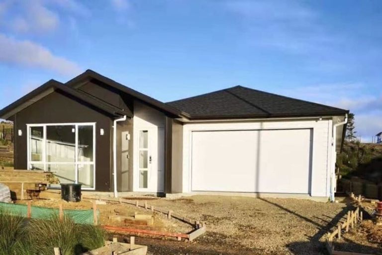 Photo of property in 17 Jeroboam Loop, Kumeu, 0810