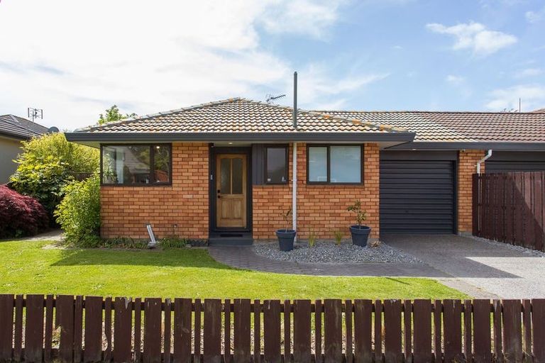 Photo of property in 2/42 Briarmont Street, Avondale, Christchurch, 8061