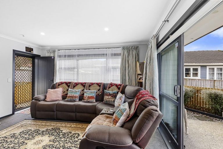 Photo of property in 139b Wainuiomata Road, Wainuiomata, Lower Hutt, 5014