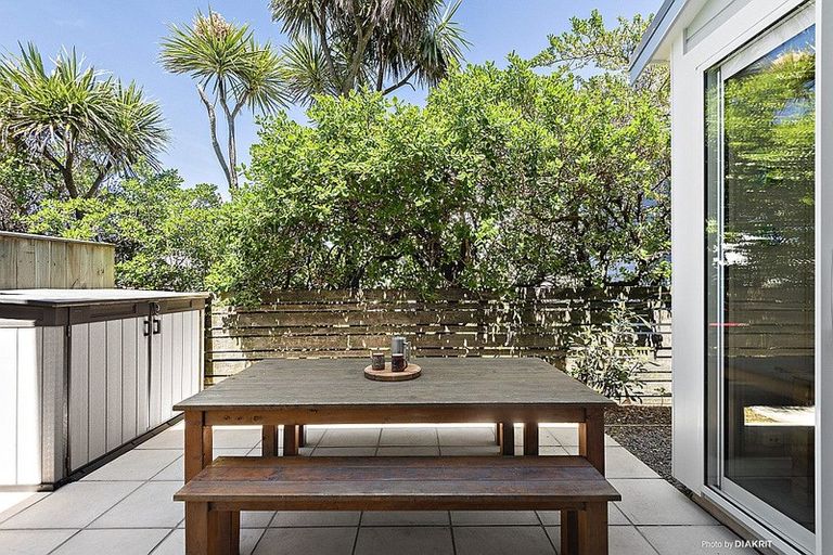 Photo of property in 20c Reef Street, Island Bay, Wellington, 6023