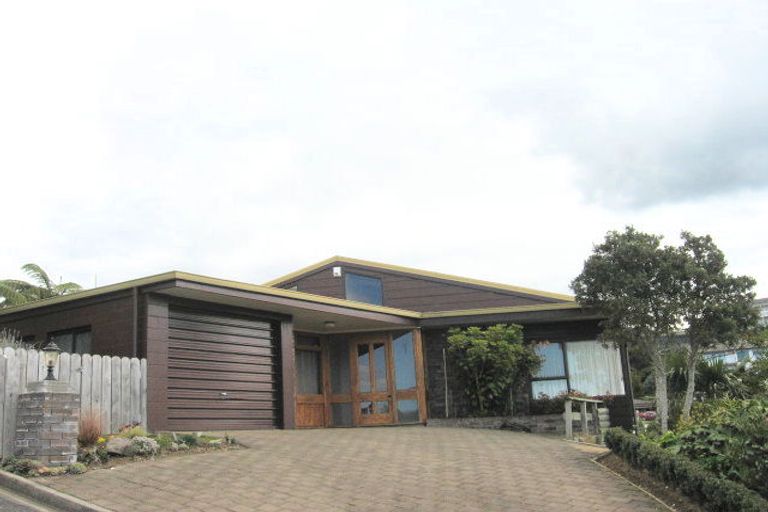 Photo of property in 14 Pine Grove, Tairua, 3508