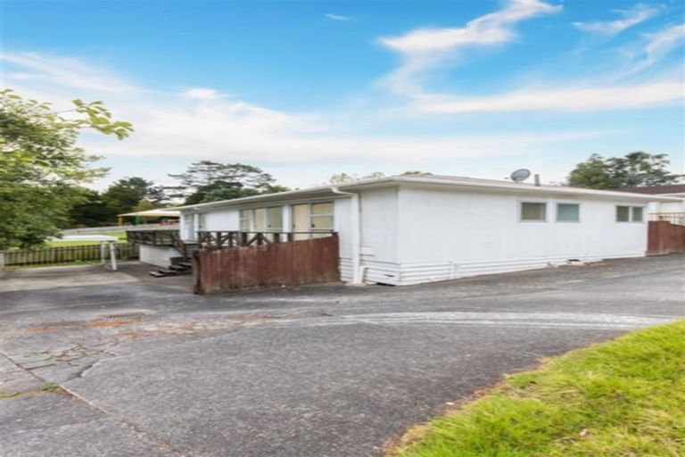 Photo of property in 2/25 Edgware Road, West Harbour, Auckland, 0618