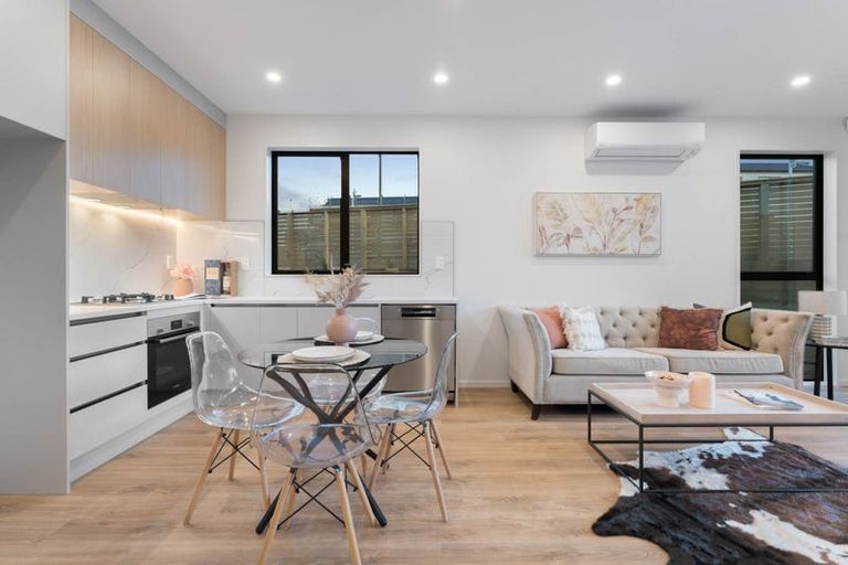 Photo of property in 38 Papai Lane, Massey, Auckland, 0614