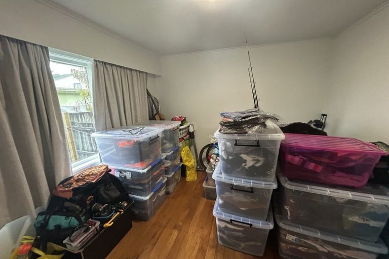 Photo of property in 2/16 Kaponga Crescent, New Lynn, Auckland, 0600