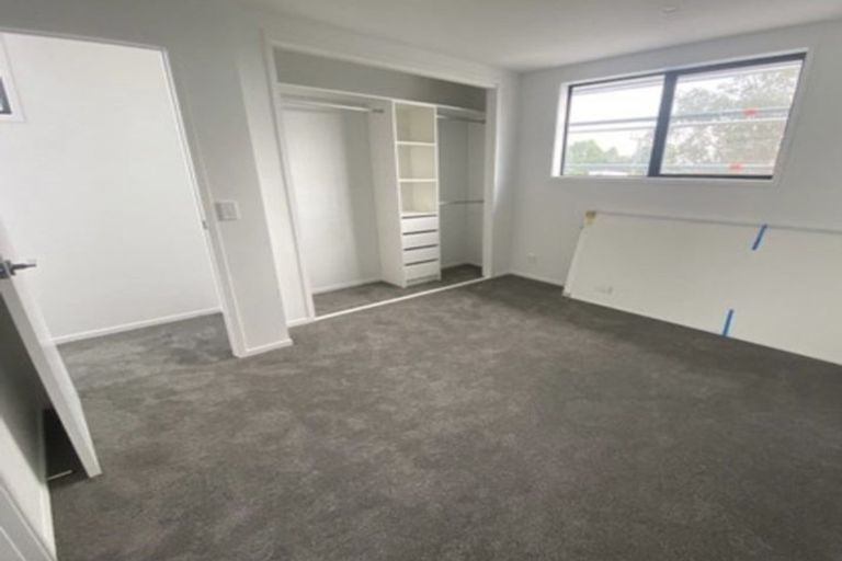 Photo of property in 1/22 Yeovil Road, Te Atatu Peninsula, Auckland, 0610