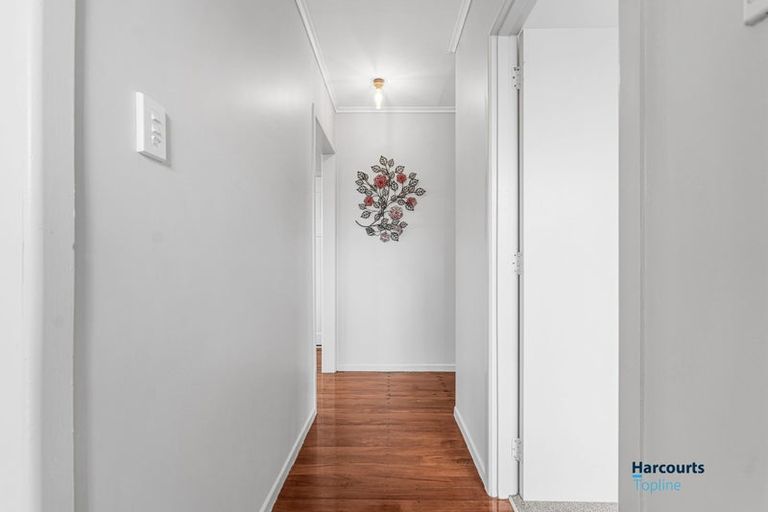 Photo of property in 1/52 Harrington Road, Henderson, Auckland, 0610