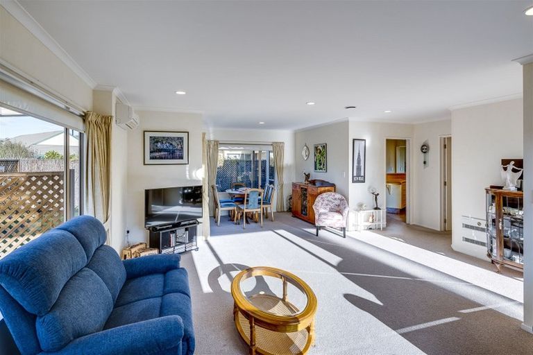 Photo of property in 75 Kensington Drive, Taradale, Napier, 4112