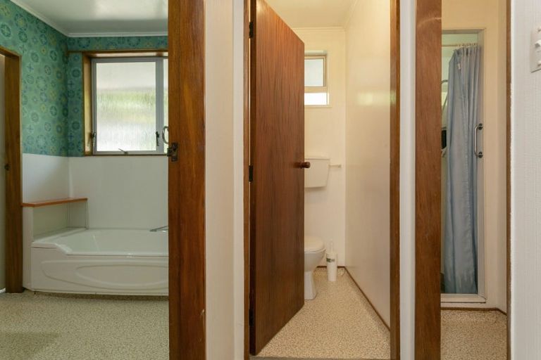 Photo of property in 62 Taupo View Road, Taupo, 3330