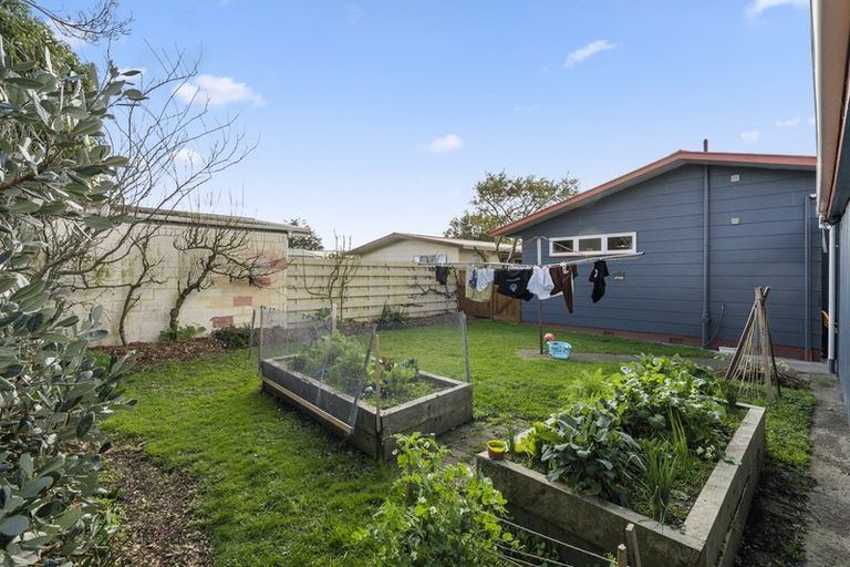 Photo of property in 4 Kimberley Grove, Westbrook, Palmerston North, 4412