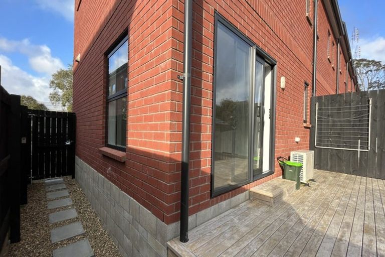 Photo of property in 12/15 Sunhill Road, Sunnyvale, Auckland, 0612