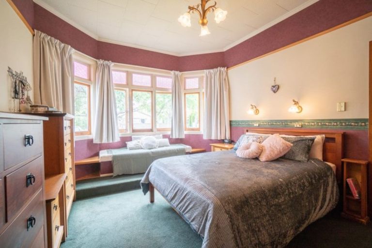 Photo of property in 19 Kingswood Street, Takaro, Palmerston North, 4412