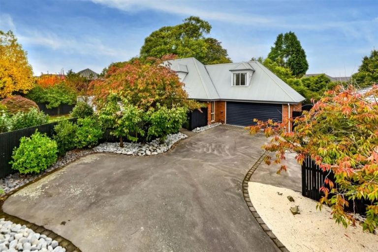 Photo of property in 12 Ilam Park Place, Ilam, Christchurch, 8041
