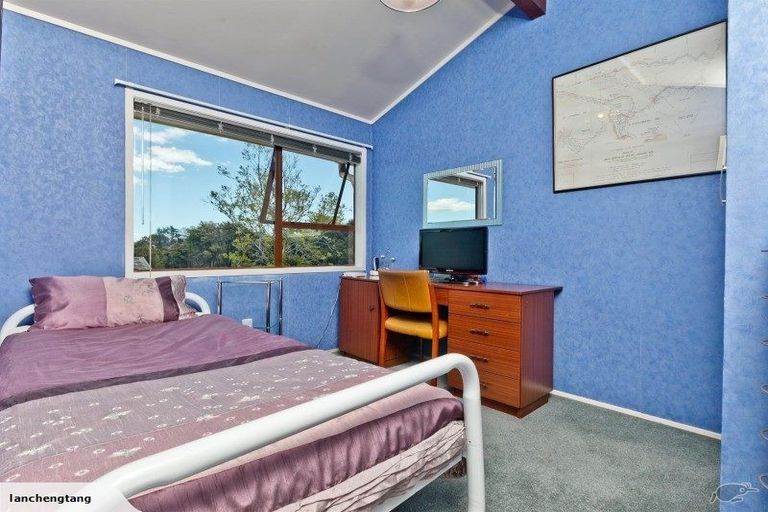 Photo of property in 1/35 Girrahween Drive, Totara Vale, Auckland, 0629