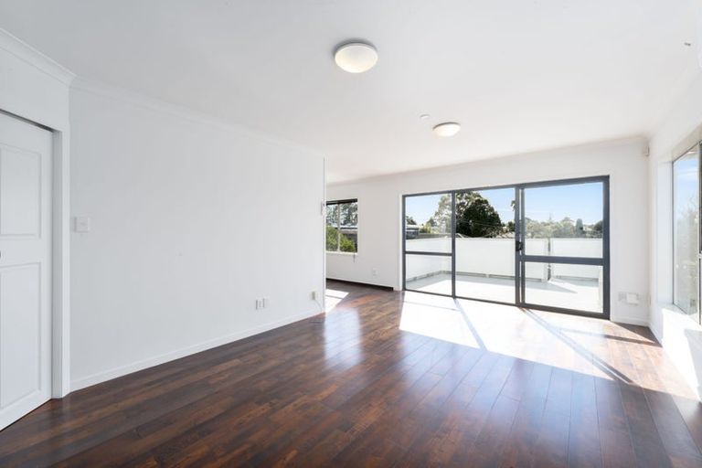 Photo of property in 3 Spargo Road, Massey, Auckland, 0614