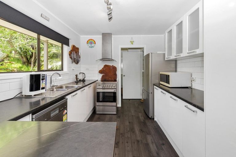 Photo of property in 21 St James Avenue, Helensville, 0800