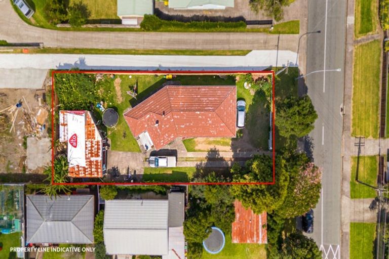 Photo of property in 97 Gloria Avenue, Te Atatu Peninsula, Auckland, 0610