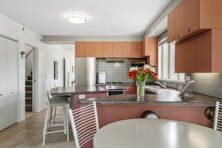 Photo of property in 38 Saddleback Rise, Murrays Bay, Auckland, 0630