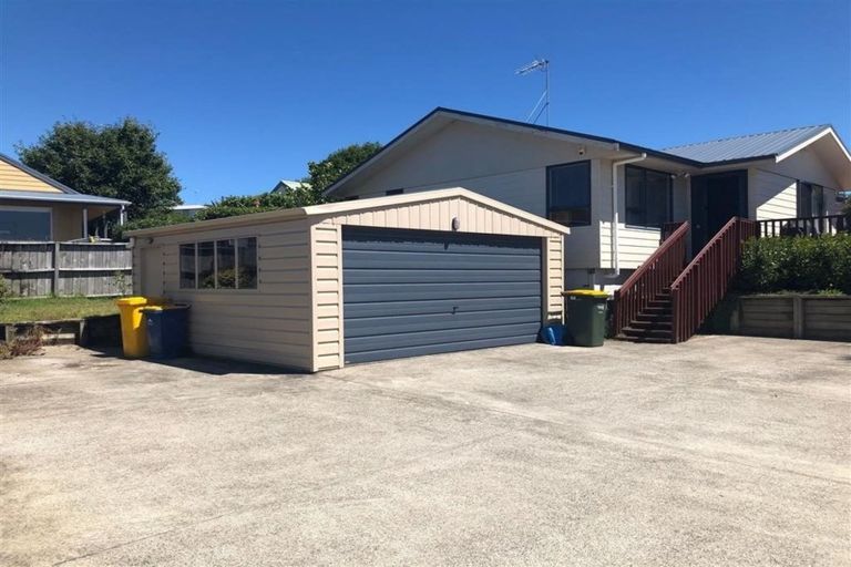 Photo of property in 6a Japonica Drive, Beach Haven, Auckland, 0626