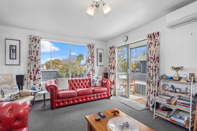 Photo of property in 1/10 Brogar Place, Casebrook, Christchurch, 8051