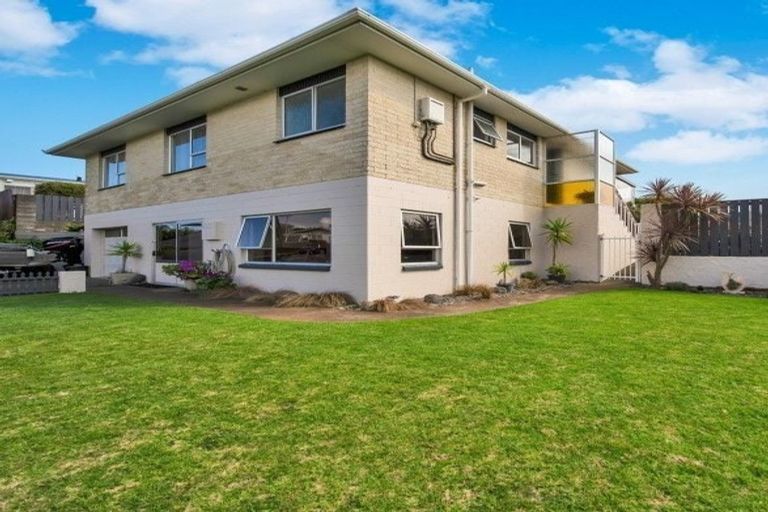 Photo of property in 10 Culzean Grove, Bell Block, New Plymouth, 4312