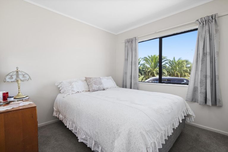 Photo of property in 27 Kowhai Avenue, Kaiaua, Miranda, 2473