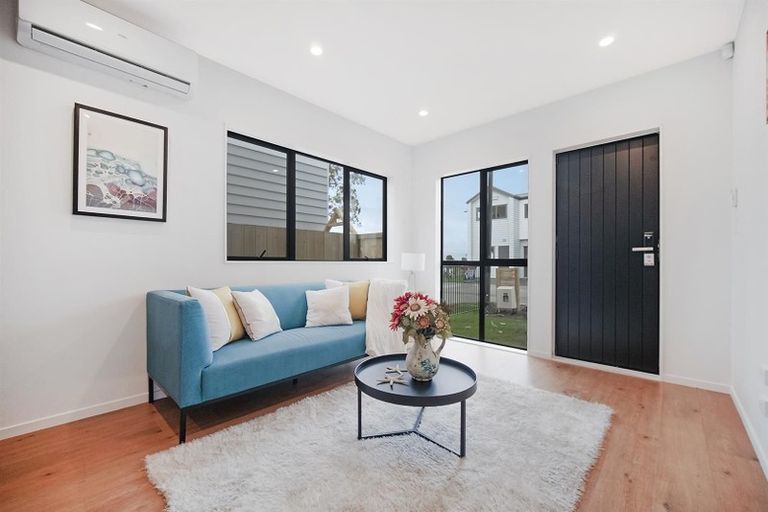 Photo of property in 11 Arapapa Road, Papakura, 2110