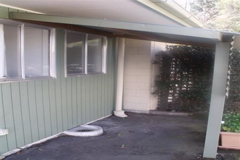 Photo of property in 2/7 Phillips Place, Havelock North, 4130
