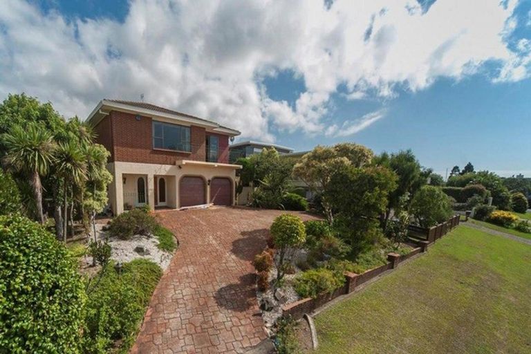 Photo of property in 7 Marama Street, Castor Bay, Auckland, 0620