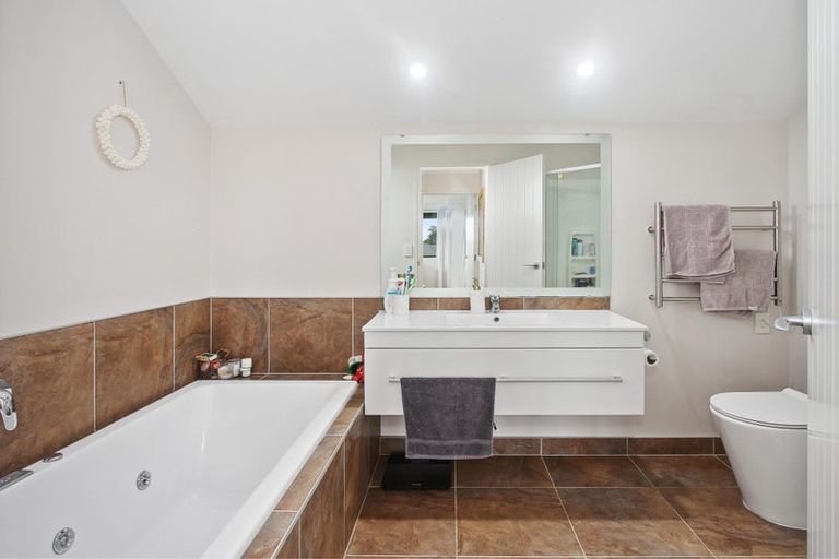 Photo of property in 5 Goble Road, Clarks Beach, Pukekohe, 2679