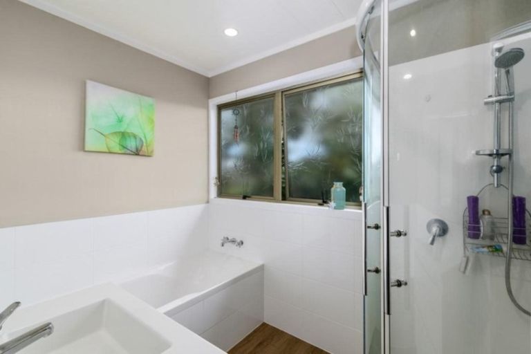 Photo of property in 8 Walnut Place, Owhata, Rotorua, 3010