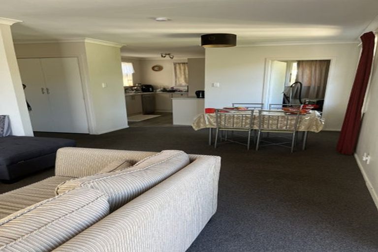 Photo of property in 3 Norfolk Grove, Cannons Creek, Porirua, 5024
