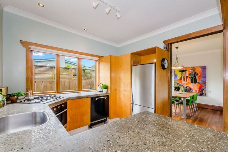 Photo of property in 72 Tilley Road, Paekakariki, 5034