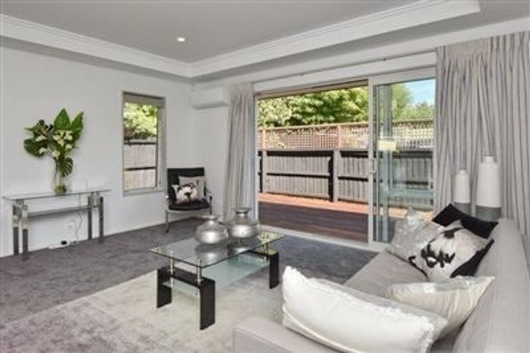 Photo of property in 2/23 Wakelin Place, Redwood, Christchurch, 8051