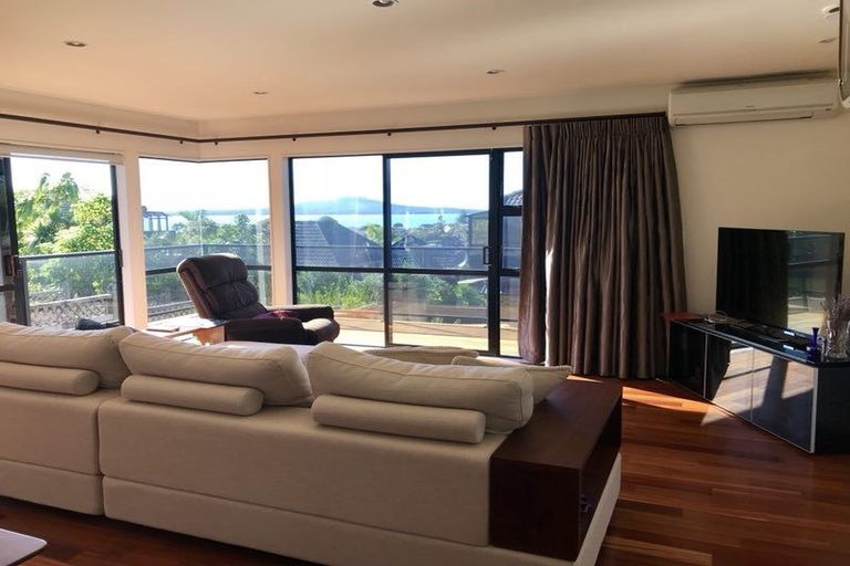 Photo of property in 1/11 Seaview Road, Castor Bay, Auckland, 0620